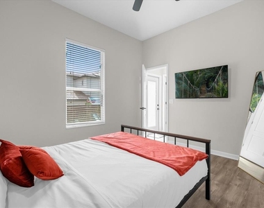 10175 Cove Lake Drive - Photo Thumbnail 32