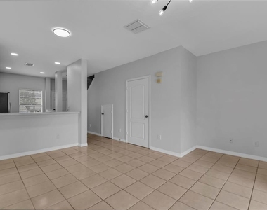 10825 Savannah Wood - Photo Thumbnail 4