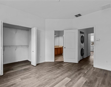 10825 Savannah Wood - Photo Thumbnail 7