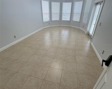 325 Leslie Lane - Photo Thumbnail 14