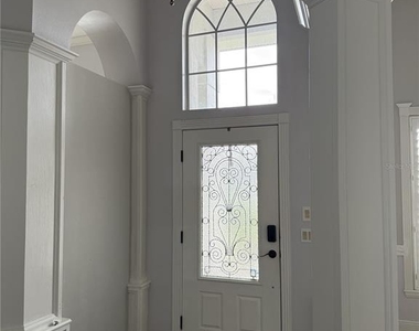 325 Leslie Lane - Photo Thumbnail 2