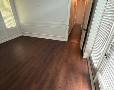 325 Leslie Lane - Photo Thumbnail 15