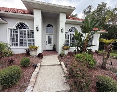 325 Leslie Lane - Photo Thumbnail 1