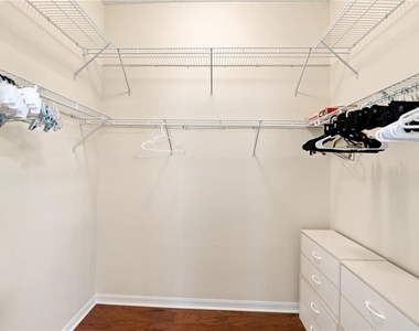 1304 De La Garza Place - Photo Thumbnail 17