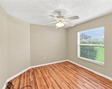 1304 De La Garza Place - Photo Thumbnail 11