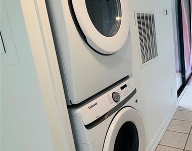 3941 Atrium Drive - Photo Thumbnail 12