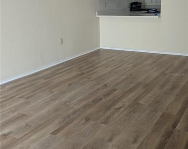 4113 S Semoran Boulevard - Photo Thumbnail 9