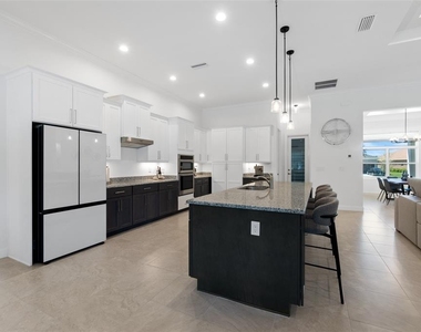 1329 Tullamore Boulevard - Photo Thumbnail 15