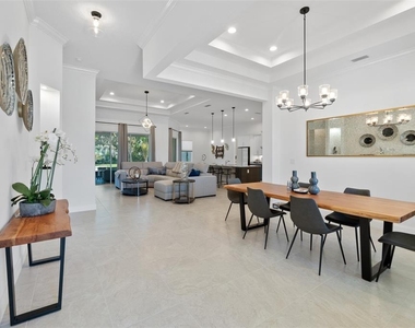 1329 Tullamore Boulevard - Photo Thumbnail 4