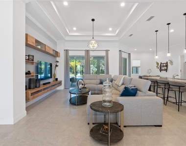 1329 Tullamore Boulevard - Photo Thumbnail 10