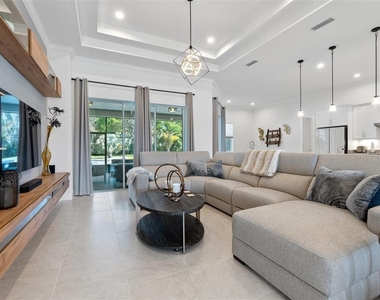 1329 Tullamore Boulevard - Photo Thumbnail 11