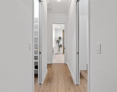1329 Tullamore Boulevard - Photo Thumbnail 31