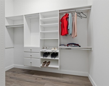 1329 Tullamore Boulevard - Photo Thumbnail 32