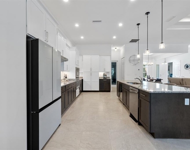 1329 Tullamore Boulevard - Photo Thumbnail 14