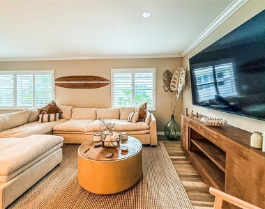 1900 Benjamin Franklin Drive - Photo Thumbnail 12