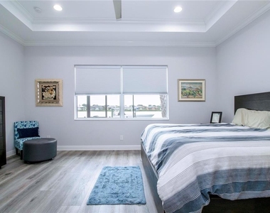 1030 Overlook Court - Photo Thumbnail 8
