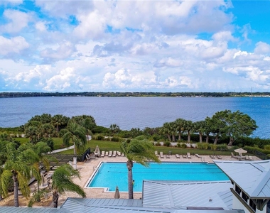 1030 Overlook Court - Photo Thumbnail 18