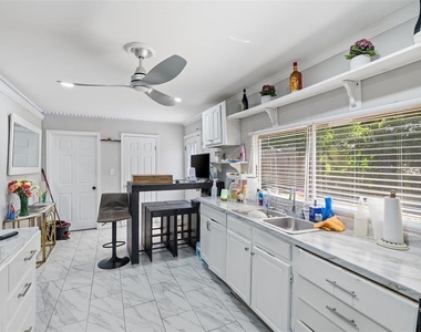 2706 E Annie Street - Photo Thumbnail 6