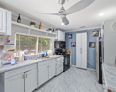 2706 E Annie Street - Photo Thumbnail 3