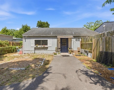 2706 E Annie Street - Photo Thumbnail 1