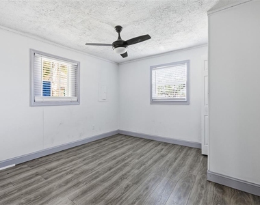 2706 E Annie Street - Photo Thumbnail 18