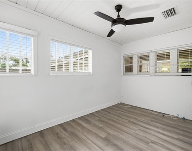 2706 E Annie Street - Photo Thumbnail 14