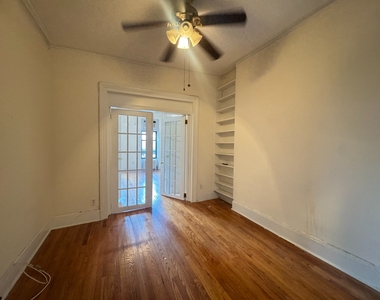 200 West 10th Street - Photo Thumbnail 2
