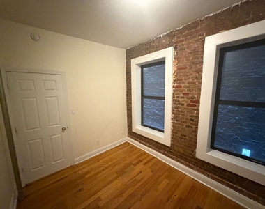 East 12th Street - Photo Thumbnail 4