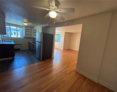 831 N 20th Street - Photo Thumbnail 3