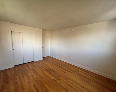 831 N 20th Street - Photo Thumbnail 8