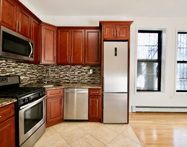 460 Throop Avenue - Photo Thumbnail 1