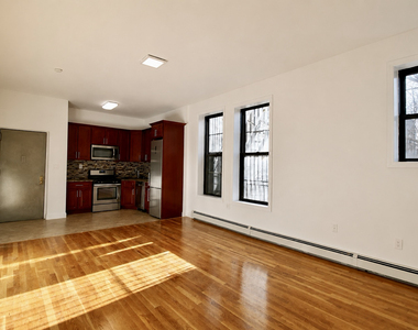 460 Throop Avenue - Photo Thumbnail 5