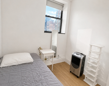 50 West 34th Street - Photo Thumbnail 1