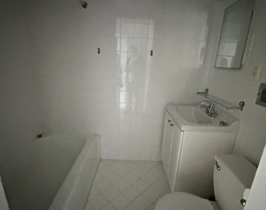 West 34th Street - Photo Thumbnail 8