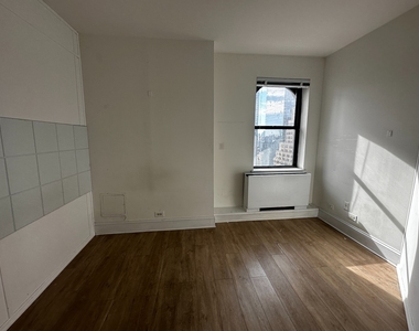 West 34th Street - Photo Thumbnail 15