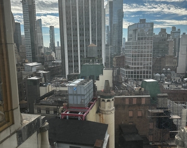 West 34th Street - Photo Thumbnail 1