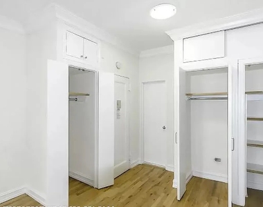 426 East 81st Street - Photo Thumbnail 2