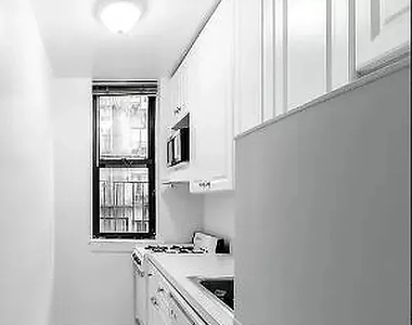 426 East 81st Street - Photo Thumbnail 3