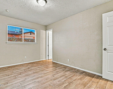 11524 Meadowbrook Drive - Photo Thumbnail 27
