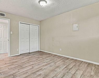 11524 Meadowbrook Drive - Photo Thumbnail 23