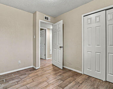 11524 Meadowbrook Drive - Photo Thumbnail 29