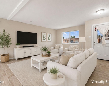 11524 Meadowbrook Drive - Photo Thumbnail 4