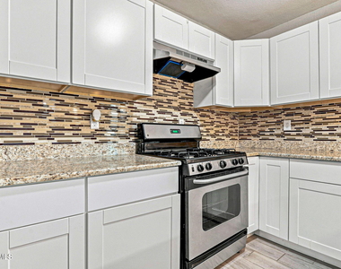 11524 Meadowbrook Drive - Photo Thumbnail 13