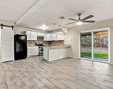 11524 Meadowbrook Drive - Photo Thumbnail 10