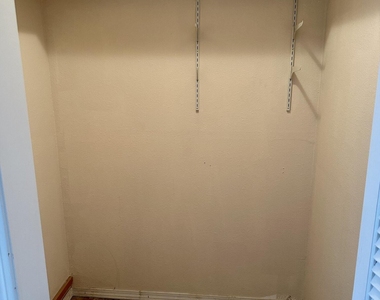 10101 Renfrew Drive - Photo Thumbnail 37