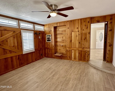 10101 Renfrew Drive - Photo Thumbnail 14