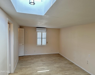 10101 Renfrew Drive - Photo Thumbnail 32