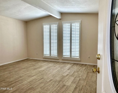 10101 Renfrew Drive - Photo Thumbnail 3