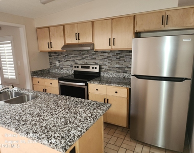 10101 Renfrew Drive - Photo Thumbnail 19