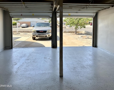 10101 Renfrew Drive - Photo Thumbnail 39